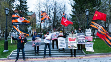 Томск. 03 мая 2025. Пикет за чрезвычайные полномочия Путину