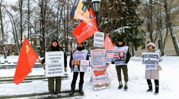 Томск. 23 декабря 2025. Пикет с Сармат-мобилем за восстановление Отечества