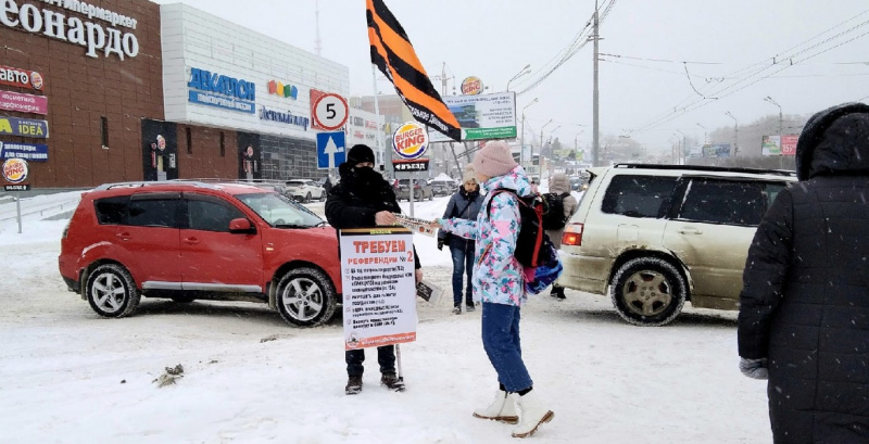 Томск. 29 декабря 2021. Активисты штаба НОД на пикетах за расследование событий 1991 года